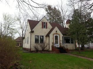 1208 3rd St, Hudson, WI 54016