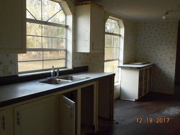 4th image of 179 Northwood Ln
