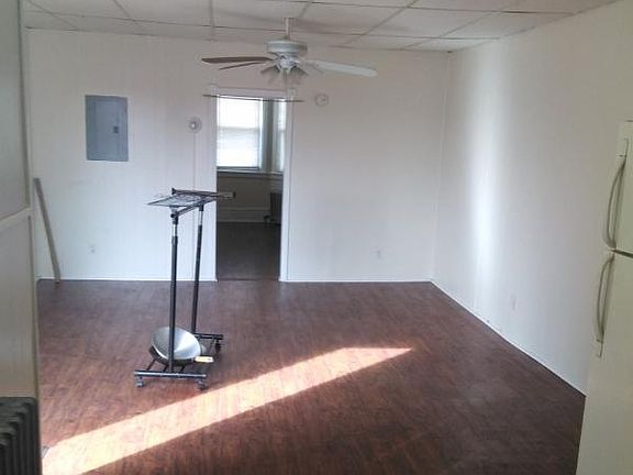 2nd image of 2841 Aramingo Ave