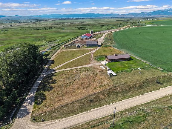 2nd image of 283 Cummoch Dr