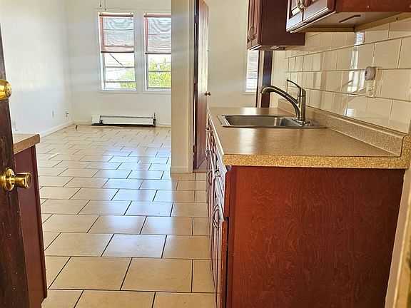 2nd image of 291 Linden Ave APT 2