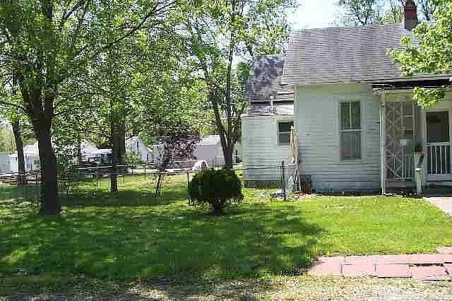 2nd image of 1310 E 9th St