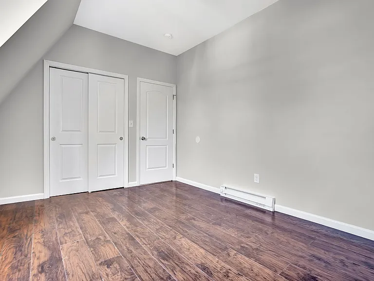 142-144 Seymour Ave — Photo 12