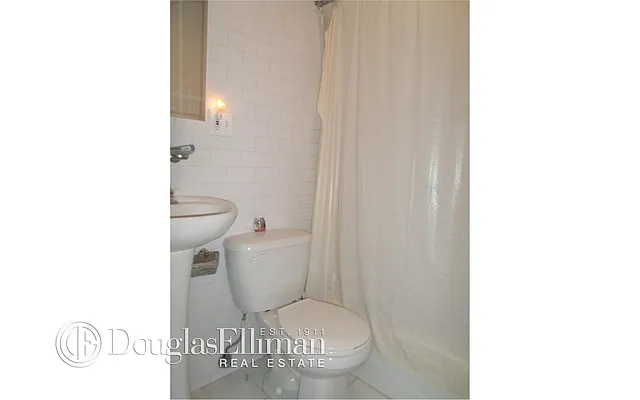 Rented by Douglas Elliman | media 28