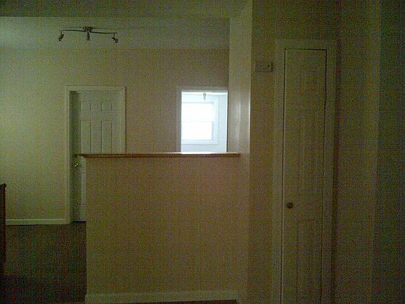 4th image of 263 Sanford St