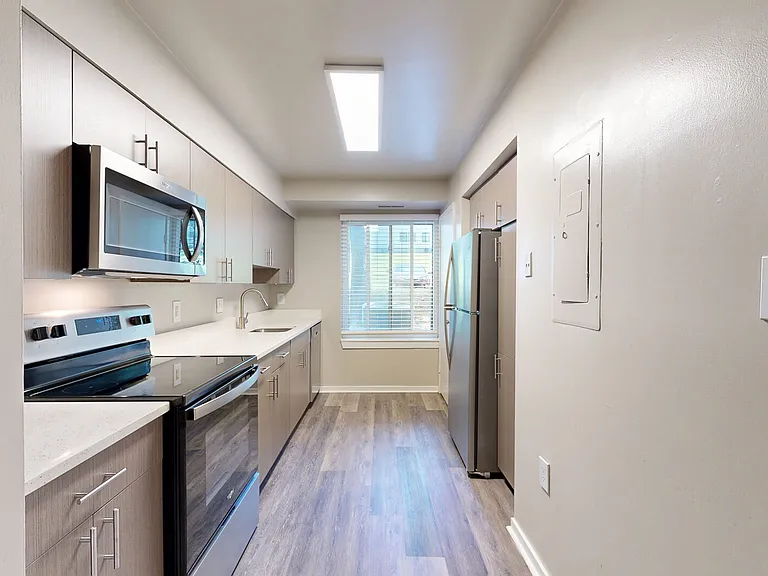 Seneca Place — Photo 44