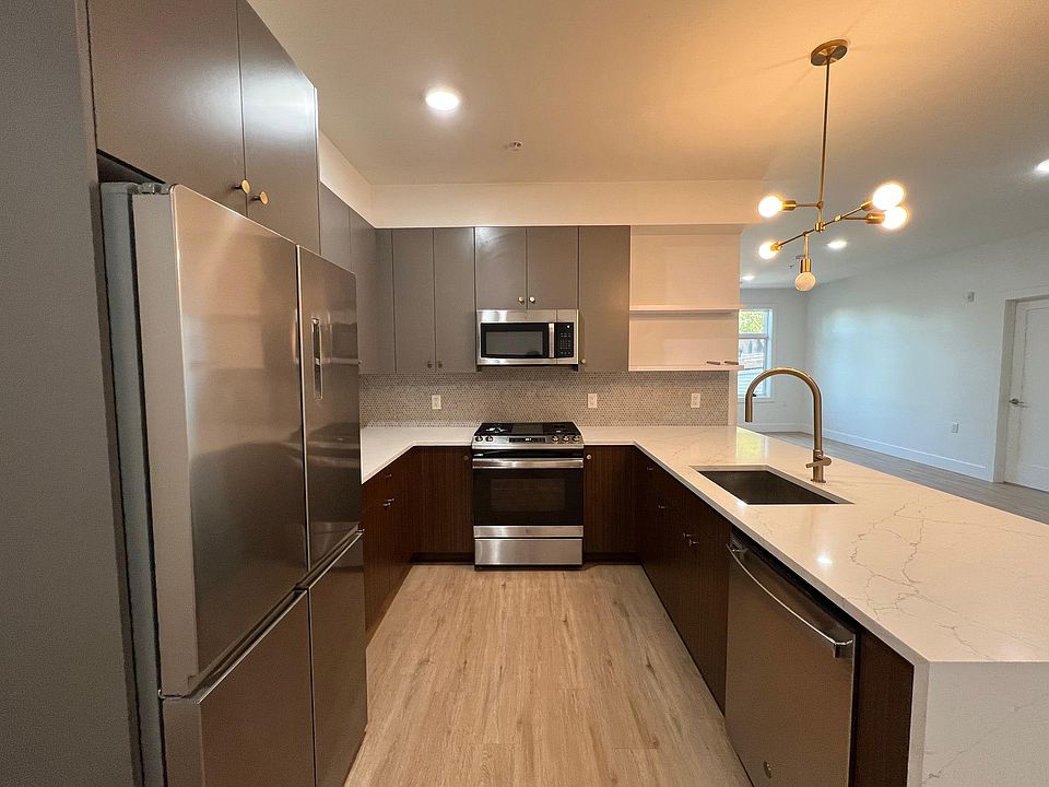 1st image of 276 Duncan Ave #6E