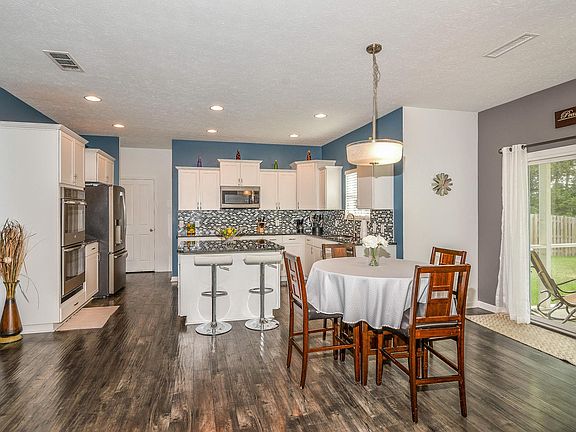 5th image of 8414 Welder Pl