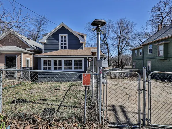 2455 Chelsea Ave, Kansas City, MO 64127