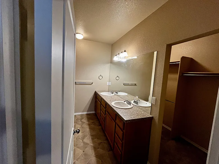 6915 W 3rd St #310 — Photo 13