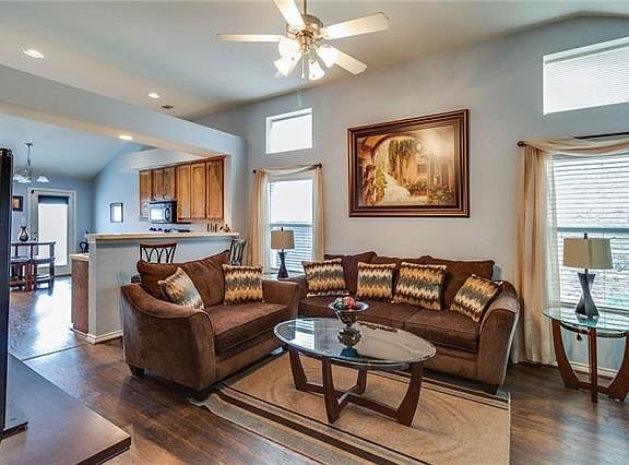 3rd image of 164 Wild Rose Ct