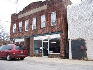 2nd image of 109 E 1st Ave