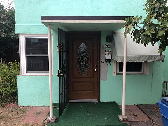 2nd image of 208 N Horne