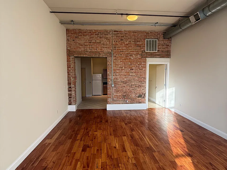 200 W Michigan Ave #2C