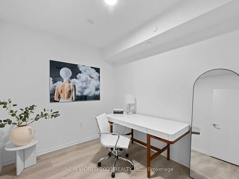 101 Roehampton Ave #411 — Photo 6