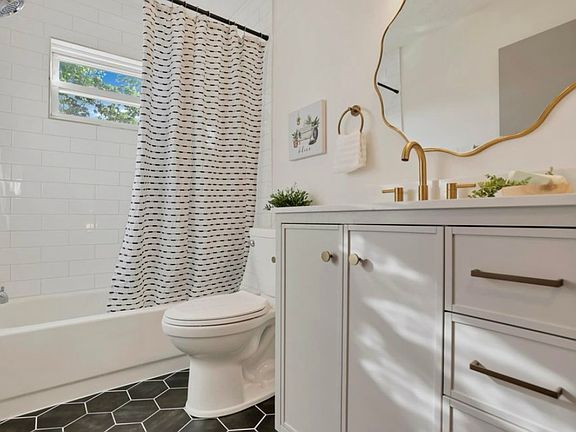 5th image of 8139 Storrow Dr #1