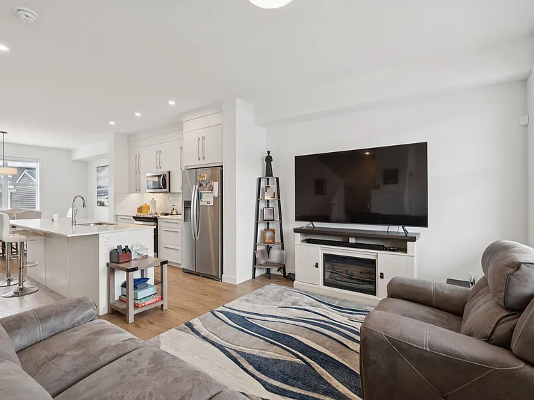 226 Dawson Way — Photo 2