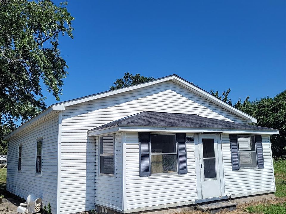 2nd image of 1111 W 1st St