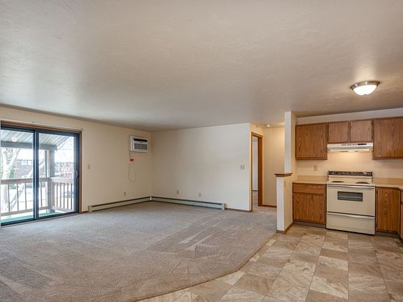 2nd image of 495 E Glenbrook Dr #519-01
