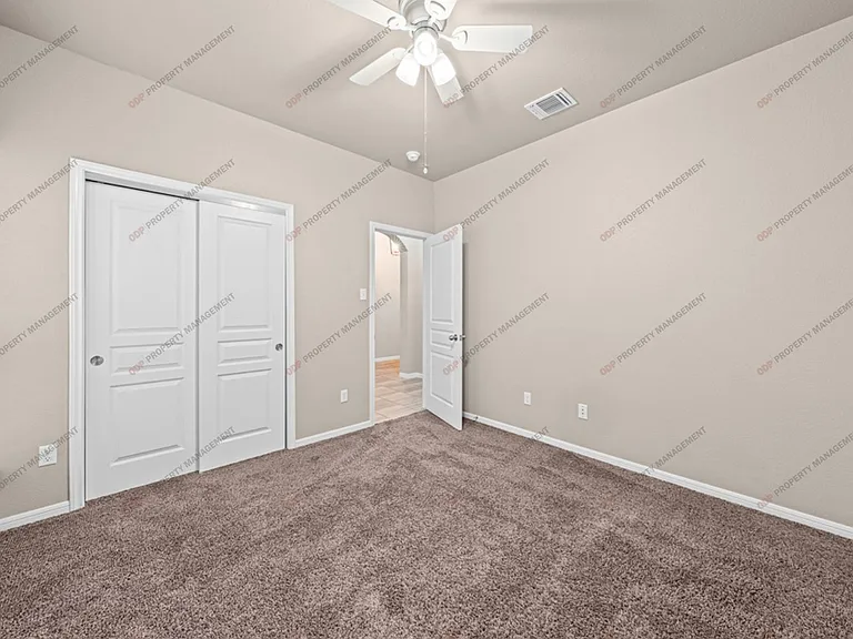 5620 Blackstone Dr — Photo 4