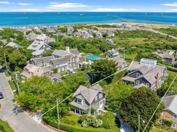 5 Grant Ave, Nantucket, MA 02554