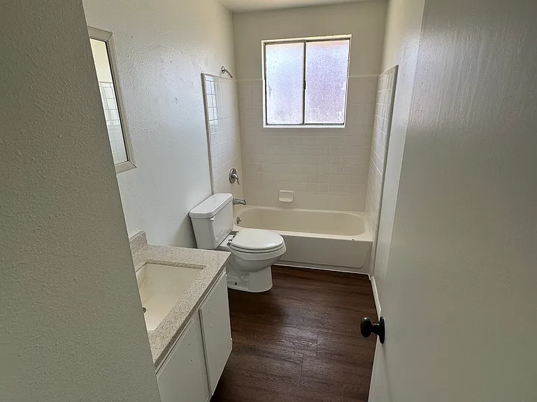 385 W 300th St N #1 — Photo 5