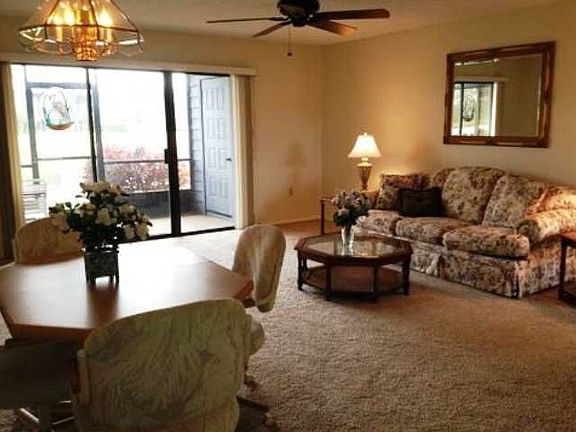 4th image of 5780 Pelican Pointe Dr APT 1
