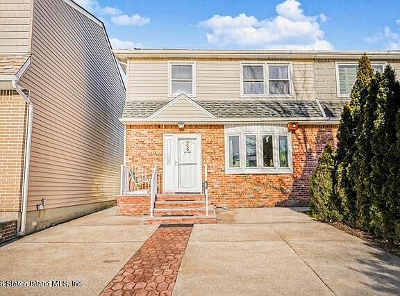 2nd image of 29 Ashwood Ct