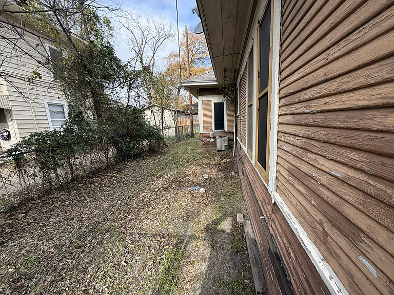 203 E Brin St — Photo 5