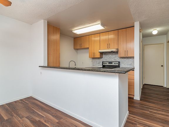 3rd image of 4900 Overland Ave #247-1