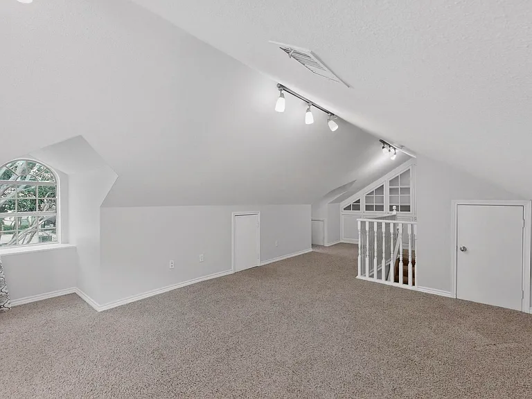 4810 Stanford Ave — Photo 21