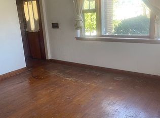 702 120th St, Whiting, IN 46394