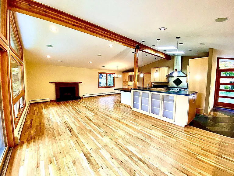306 E Curling Dr — Photo 9