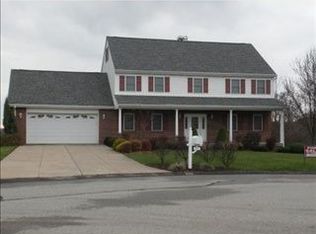 910 Douglas Dr, Pittsburgh, PA 15239