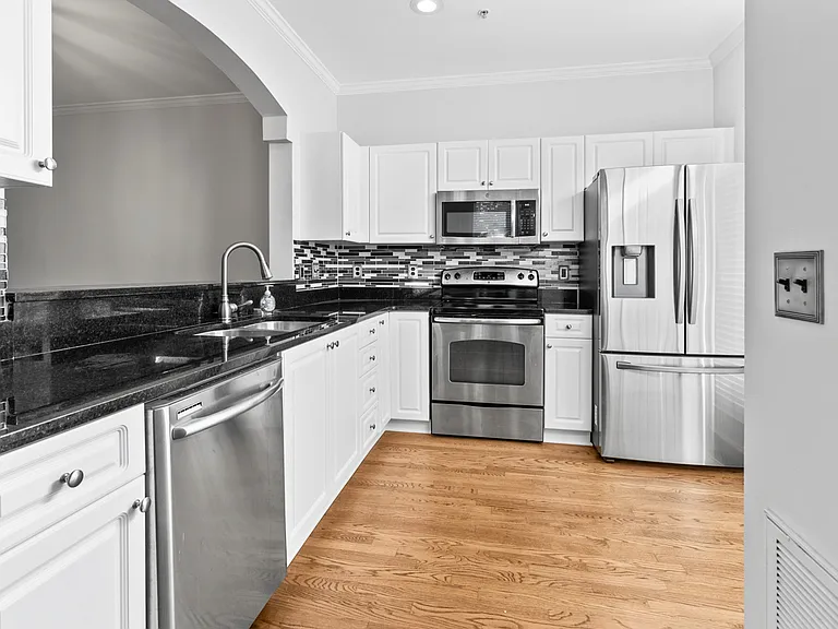 206 S Cedar St — Photo 4