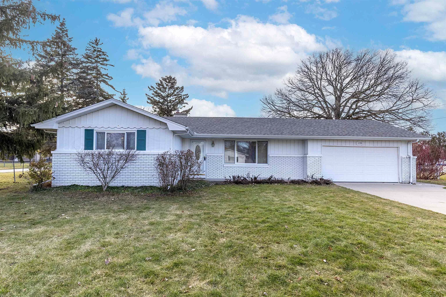 1299 Fromm Dr photo 1