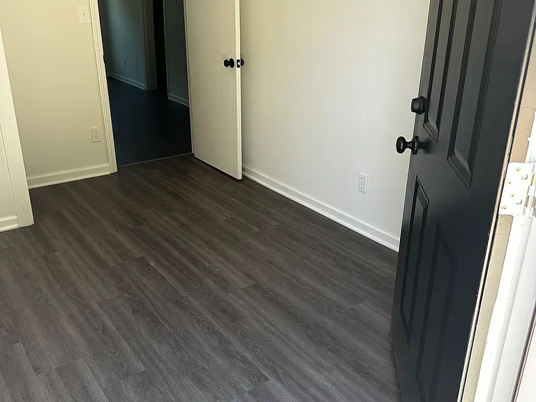 587 Main St — Photo 9