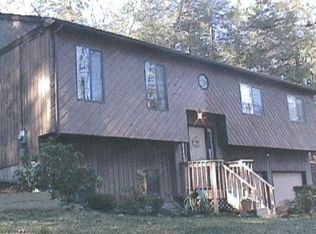 72 Forest Dr, Sandy Hook, CT 06482