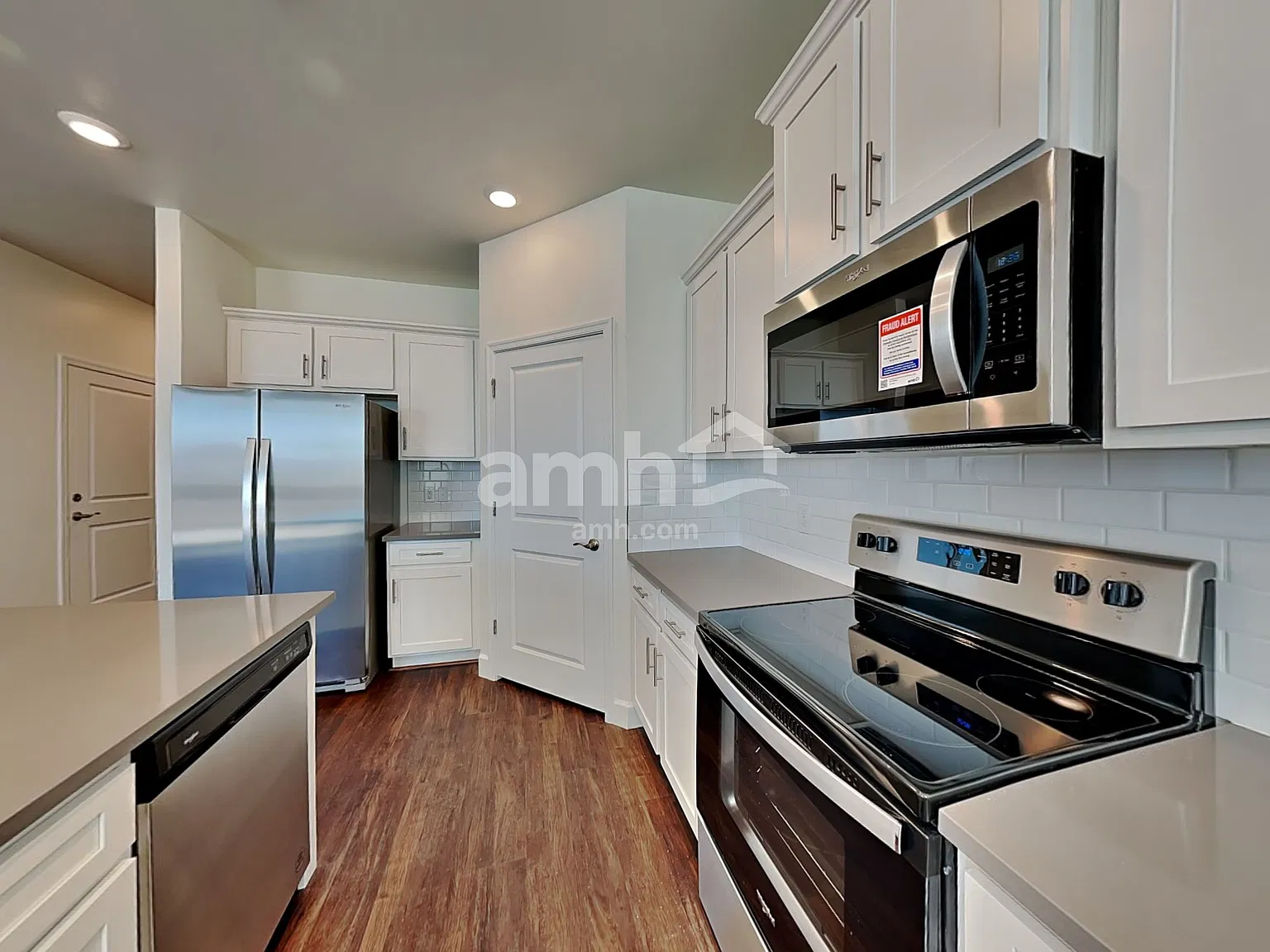 4 bed, 2.5 bath, 2292 sqft, $2,315 — Photo 3