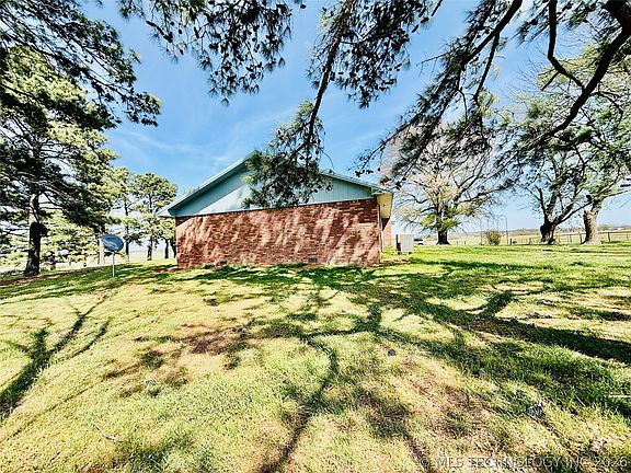 4th image of 422502 E 1100th Rd