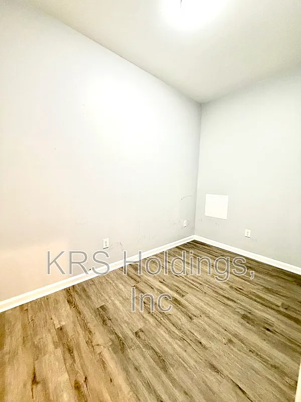 4 bed, 3.5 bath, 2590 sqft, $2,795 — Photo 3