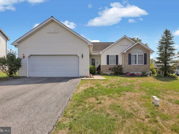 29 Waxwood Rd, Shoemakersville, PA 19555