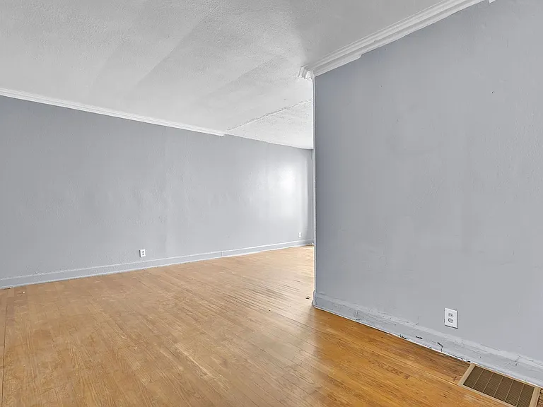 17701 Manderson — Photo 7