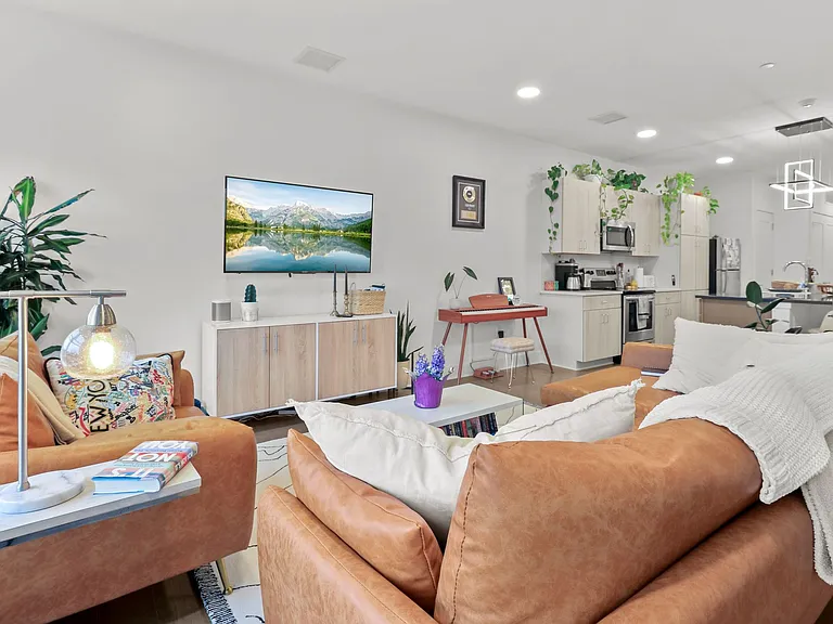 1020 Elmwood Ave — Photo 21