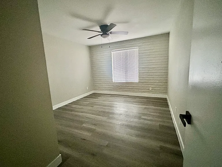 1929 E Alameda Dr — Photo 17