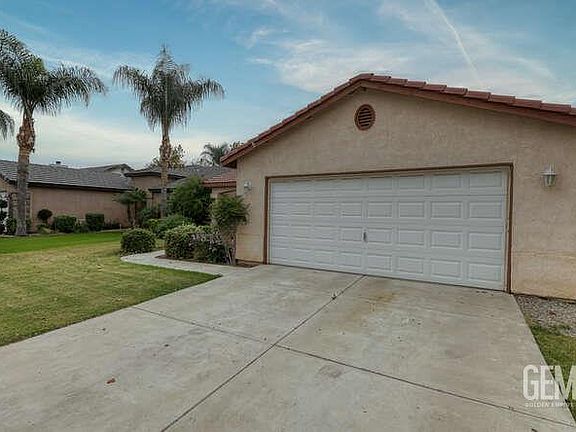 3rd image of 327 Fern Meadow Dr