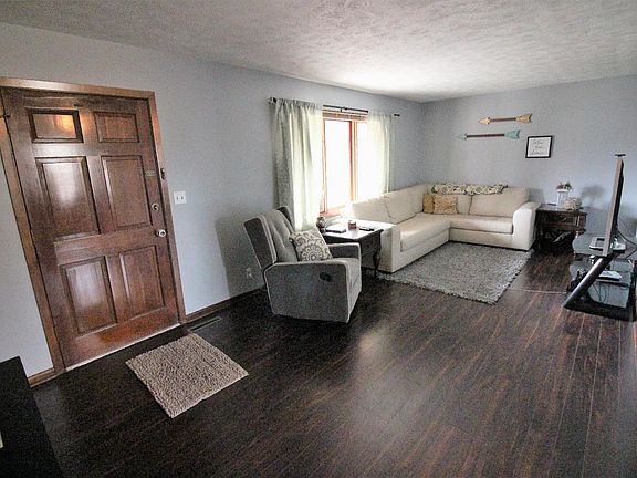 3rd image of 1810 Montclair Dr