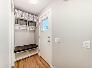 51 Strathearn Cres SW, Calgary, AB T3H1R3