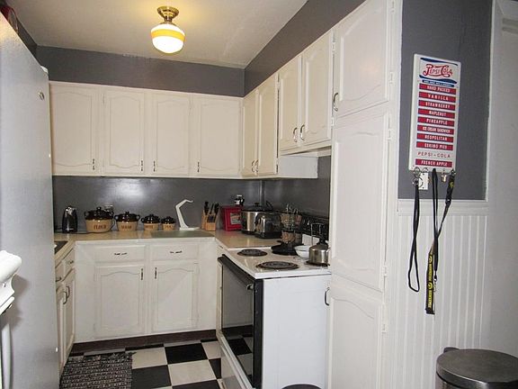 3rd image of 602 N 9th St