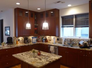 2143 N Damen Ave UNIT 302, Chicago, IL 60647